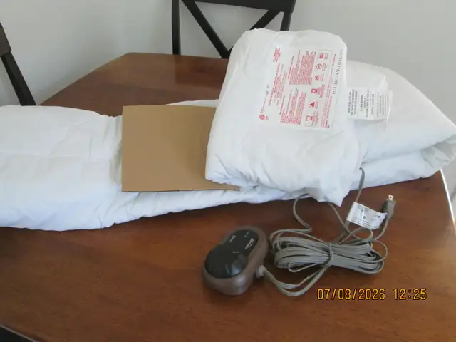 New,ELECTRIC MATTRESS PAD, TWIN BED 39"X75" in Beds & Mattresses in Kingston - Image 2