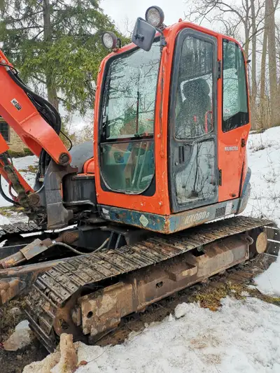 2008 Kubota excavator, good shape mechanically, runs great, AC and heating, two buckets 18 & 36 inch...