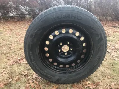 4x pneus d’hiver Kumho WinterCraft Ice Wi31 ❄235/65R17 avec les jantes 17" (5x114.3mm). Sont parfait...