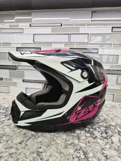 Selling a used ZR1 youth motocross helmet size large. Its in great condition, no longer needed. 40 f...
