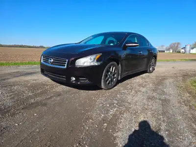 Nissan Maxima 2013 — 262 000km Voiture luxueuse, confortable et très agréable à conduire, moteut 3.5...