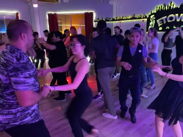 SALSACHATA LATIN DANCE PARTY504021034521088008