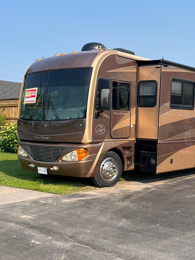 Fleetwood, Pace Arrow 36D Motor Home W24 Chassis Chevy 8.1 L in RVs & Motorhomes in Belleville - Image 4