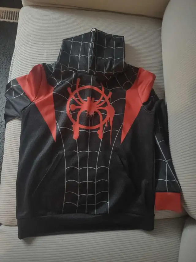Spiderman Hoodie L and XL size in Kids & Youth in Calgary - Image 2