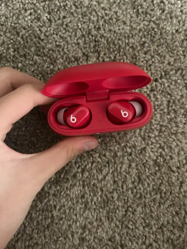beats wireless noise cancelling earbuds in Headphones in London - Image 3