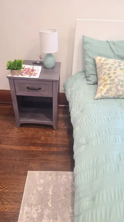Looking for a female to rent furnished bedroom in a house