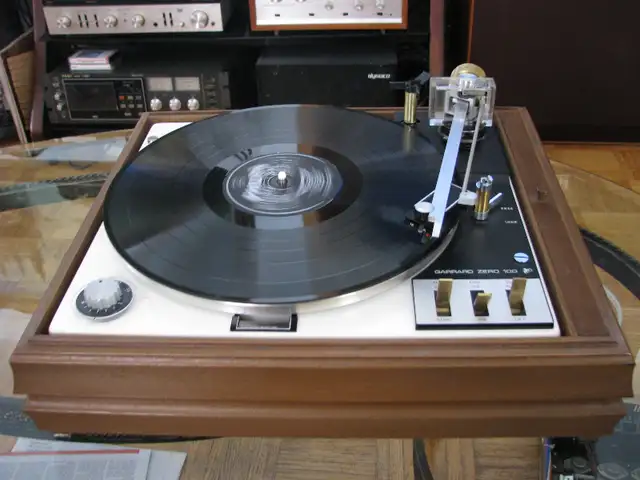 Garrard Zero 100 turntable, CONSIDERING TRADES in Stereo Systems & Home Theatre in Gatineau - Image 2