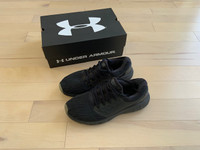 Chaussures sport noires UNDER ARMOUR CHARGED
