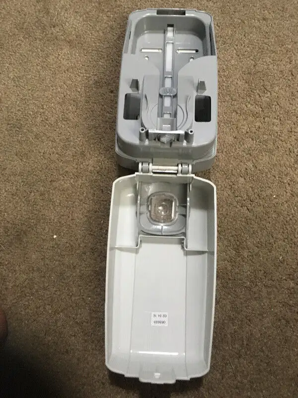 New Purell Instant Hand Sanitizer Dispenser Wall Mountable - in Other in London - Image 7