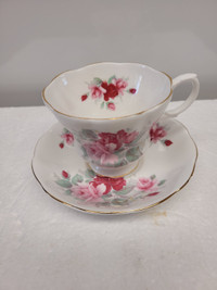 VT G Footed Royal Albert Pink & Red Roses Cup & Saucer
