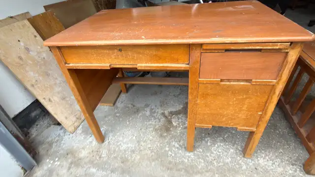 Heavy Solid Wood Desk with 4 Drawers [23] in Desks in City of Toronto - Image 4