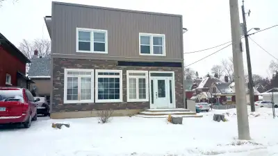 2 bedroom + den, 2 bath apt downtown Kitchener