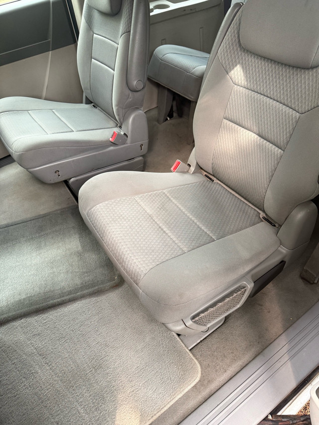 2009 dodge caravan stow and go  in Cars & Trucks in Markham / York Region