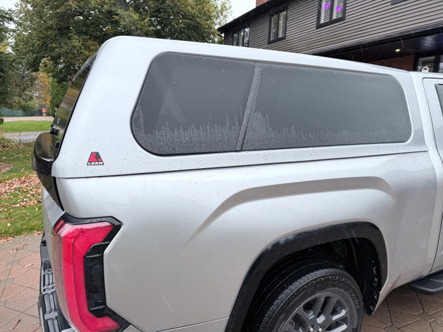Toyota tundra 6.5 (long box) cap in Cars & Trucks in Timmins - Image 3