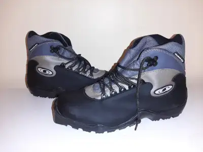 Cross Country Ski Boots. Size 8. Asking $50