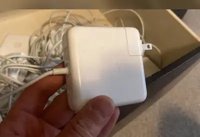 Apple Macbook MAGSAFE 1 original chargers, View more