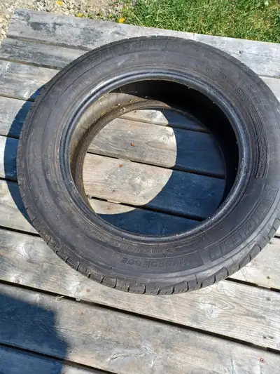Size 225/60R17. Tires have approximately 10,000 Km and are in excellent condition, one howerer picke...