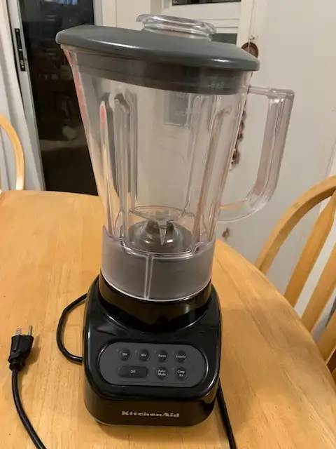 Kitchenaid blender in Processors, Blenders & Juicers in Markham / York Region - Image 2