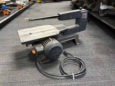Craftsman 16” Scroll Saw Item # 159475 In good working condition! For more power tools, equipment, a...