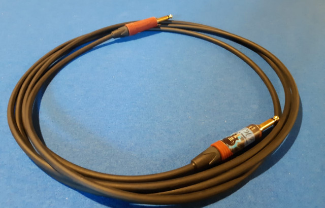 Professional silent guitar cables! Various lengths! in Guitars in London