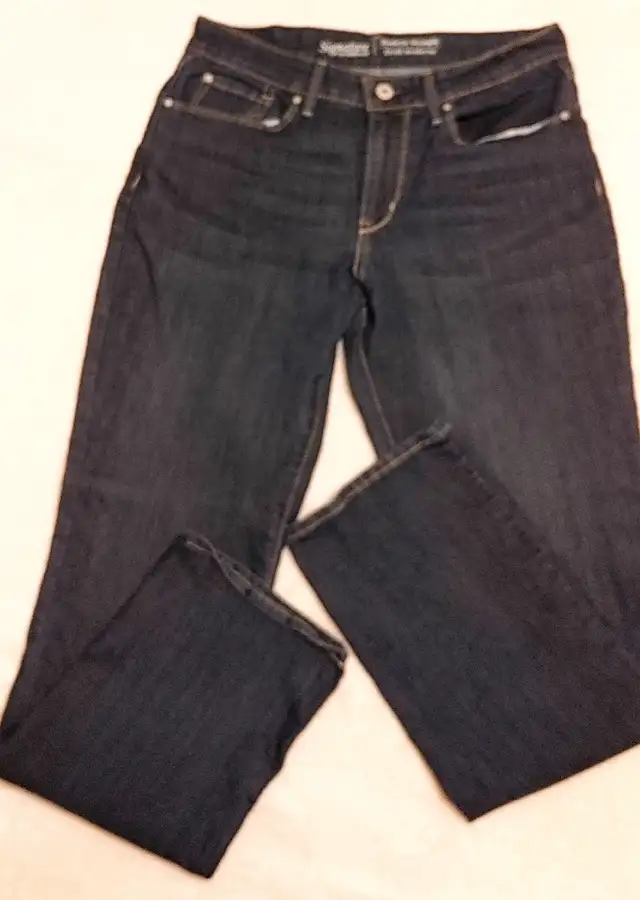 Levi's signature women's jeans in Women's - Bottoms in London - Image 4