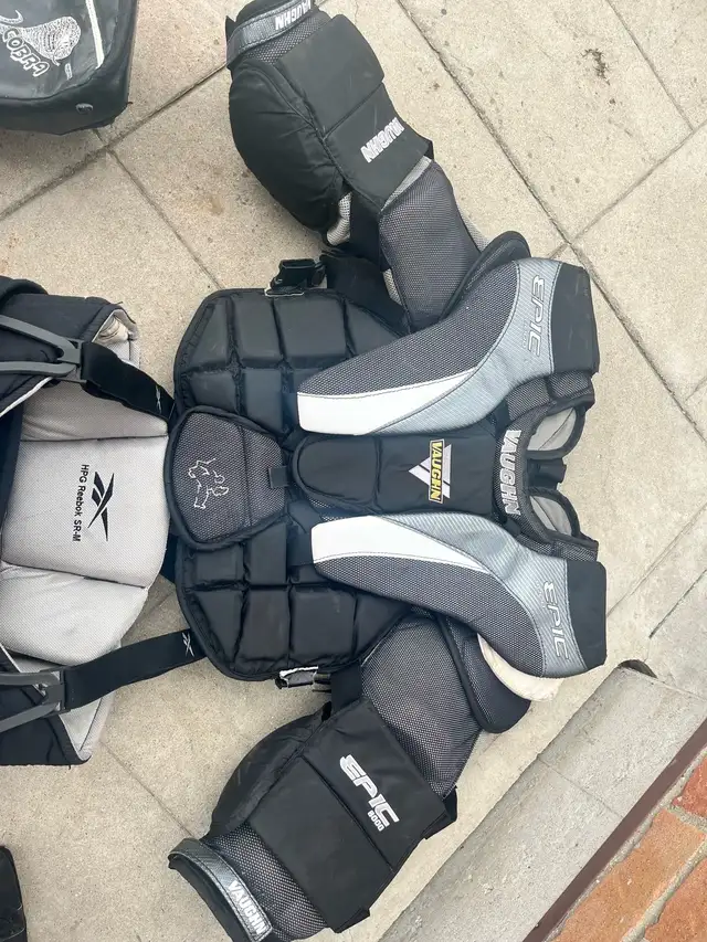Hockey Goalie Equipment  in Hockey in Stratford - Image 4
