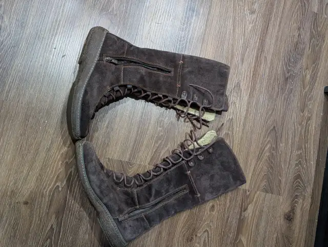 Timberland winter boots women size 7.5 Fur and leather in Women's - Shoes in Markham / York Region - Image 7