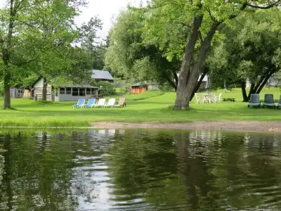 FERGUSON LAKE CABINS, Calabogie, Cottage Vacation Rental, View more