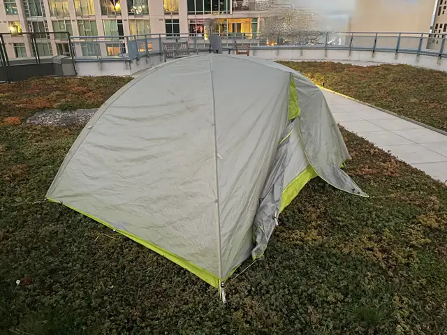 MEC Volt 3 Tent in Fishing, Camping & Outdoors in City of Toronto - Image 5