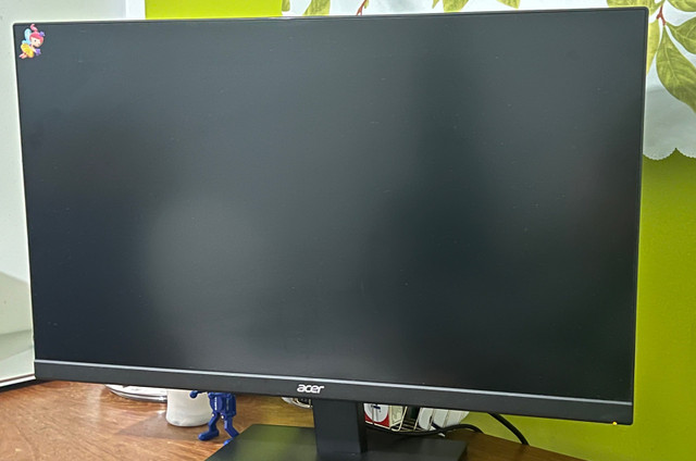 Acer Monitor built in speakers / chromecast google in Monitors in Windsor Region