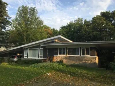 À Ste-Foy, disponible le 1 juillet 2026, Près des ponts, à louer grande maison 11 ½ pièces ou deux l...