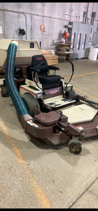 2009 930D GrassHopper Mower With Collecting System