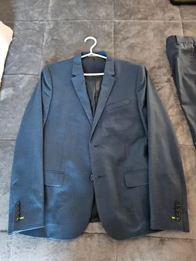 Beautiful suit - Très beau costume, View more