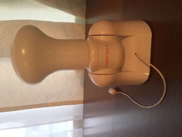 Handy Buld light in Indoor Lighting & Fans in Longueuil / South Shore - Image 4