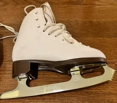 Girls GAM figure skate with Mirage blade, View more