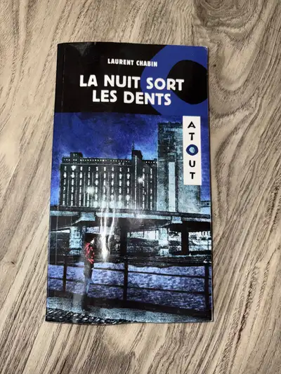 Livre roman la nuit sort les dents Laurent chabin , View more