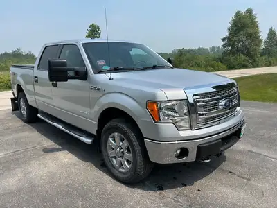 2014 F150 XTR Supercrew, 3.5 ecoboost , 6.5 foot box, towing package, towing mirrors, brake controll...