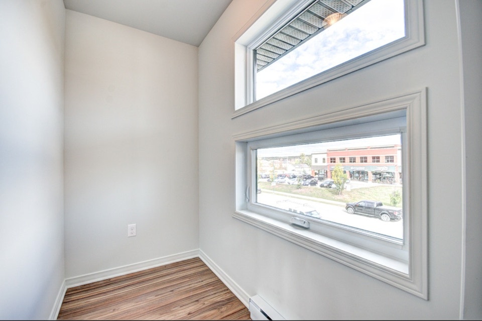 Condo 4 1/2 pour louer / 4 1/2 Condo for rent 3