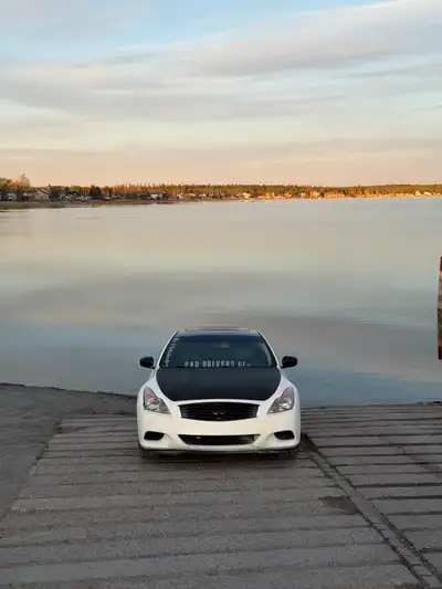 Run and drive very well G37s rwd fun to drive in the summer Active status
