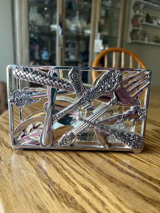 Silver Plated flatware design napkin holder 408909798535997442