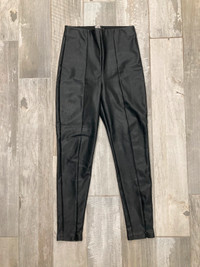 Reitman's Grey Faux Leather High Rise Legging Pants - Size 11 – Le