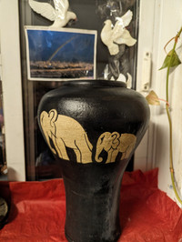 A beautiful elephant vase 14 in tall and 10 in wide