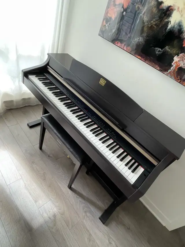 piano clavinova CLP-330 in Pianos & Keyboards in Laval / North Shore - Image 3