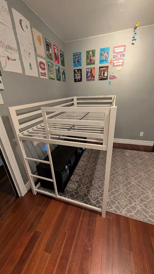 150$  #1 Lit simple mezzanine metal complet (déjà démonté) excel in Beds & Mattresses in Longueuil / South Shore - Image 2
