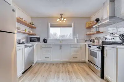 Welcome to the Boho Chic Flat! This bright, newly renovated two-bedroom apartment is perfect for ext...