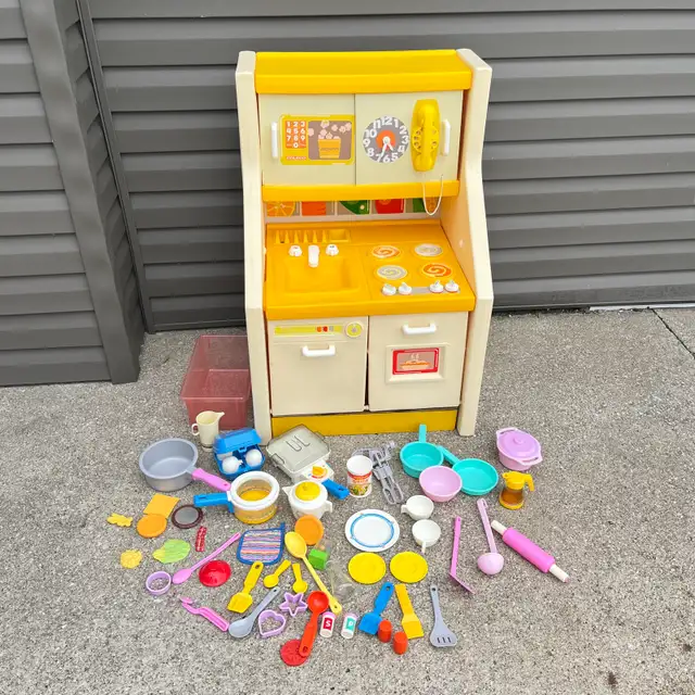 vintage coleco / fisher-price play kitchen