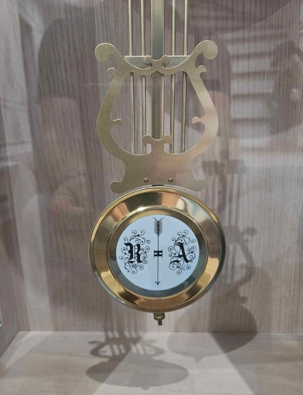 Bulova Pendulum Chime Wall Clock in Home Décor & Accents in Oshawa / Durham Region - Image 3