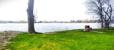 TOUT COMPRIS, GRANDE MAISON COUR, PRIVÉE (2023) VUE BORD DE L’EAU (Richelieu) FOYER LOYER 2 550.00 $...