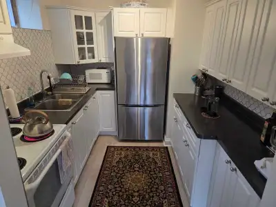 Beautiful spacious pet-friendly 2 bedroom apartment available in the Hydrostone for September 1st. G...