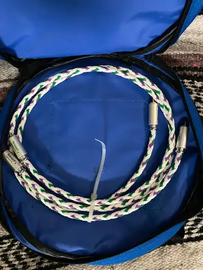 XLO Reference 3 1m pair RCA analog interconnect cable, View more